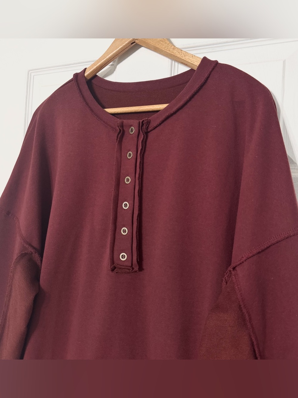 Oversized Henley Sweatshirt Asymmetrical Hem Burgundy EUC - Picture 4 of 10